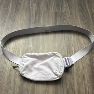 Lululemon Everywhere Belt Bag in Lilac